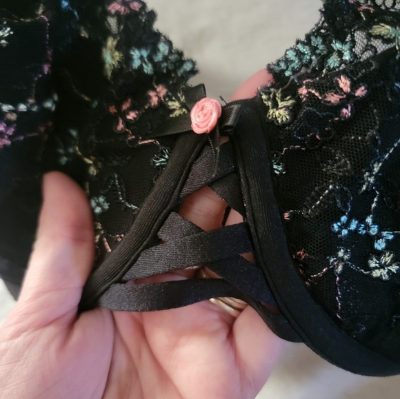 Cacique Black Lace Bra - Picture 4 of 7